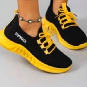 Women's Black and Yellow Sneakers Size 8